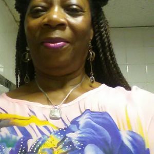 Meet your Posher, Hyacinth